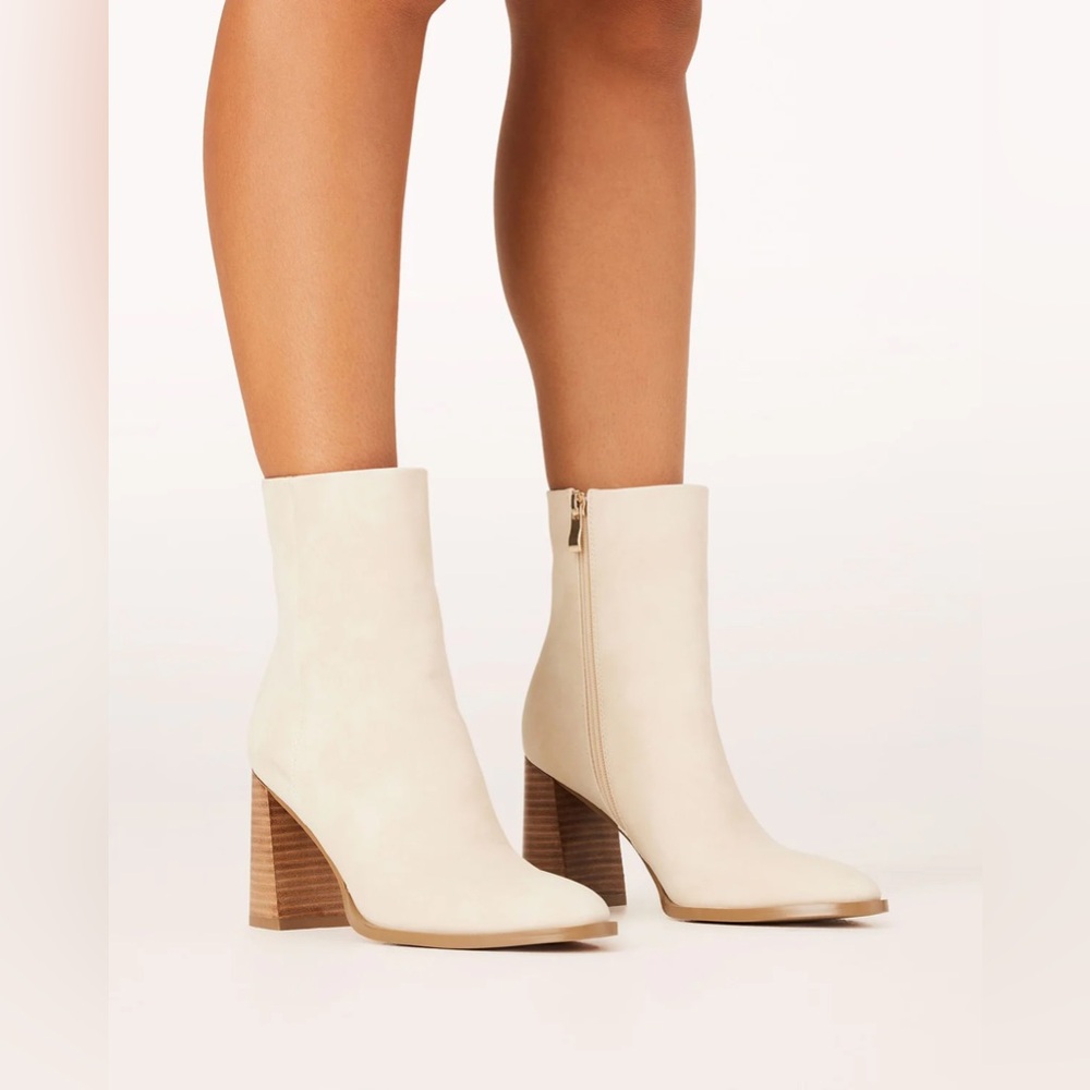 Super adorable ankle boots!! Kelley bilinni